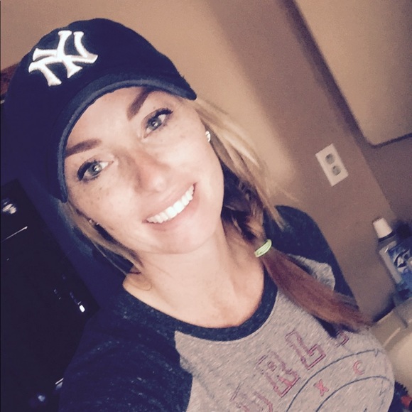 Meet your Posher, Misti - Picture 4 of 8